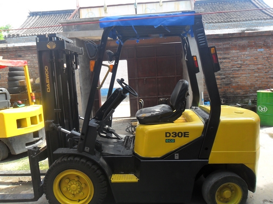 3吨大宇内燃叉车出租